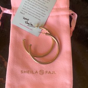 Sheila Fajl hoops